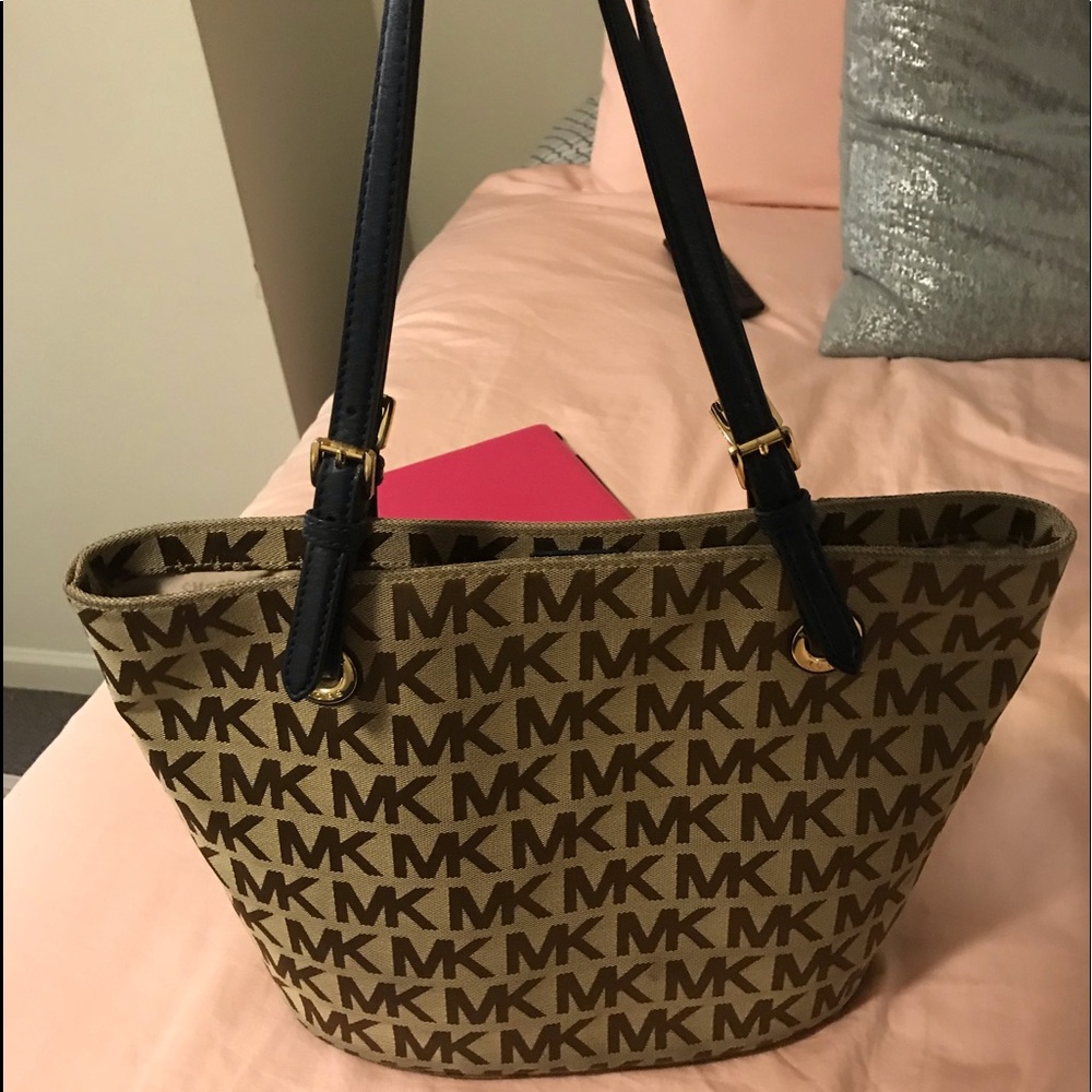 Michael Kors purse